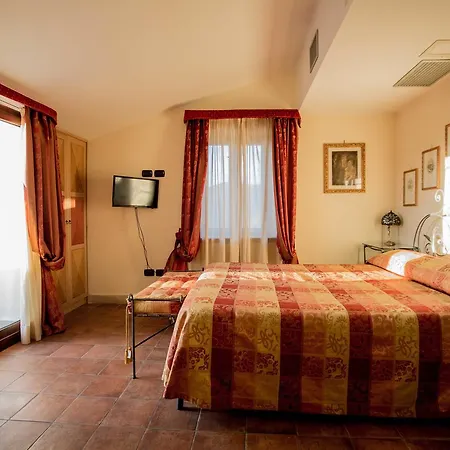 Hotel La Del Castello
